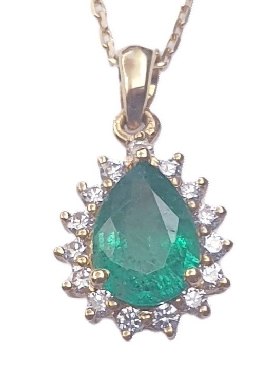 EMERALD DIAMOND NECKLACE