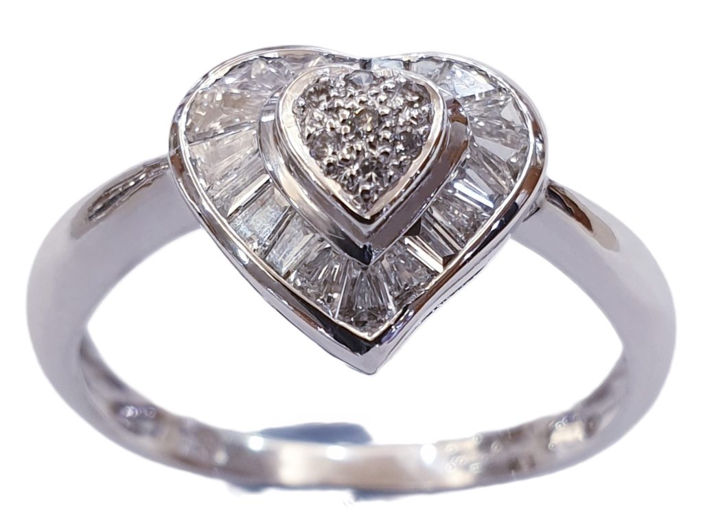 DIAMOND RING
