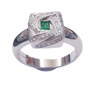 EMERALD DIAMOND RING