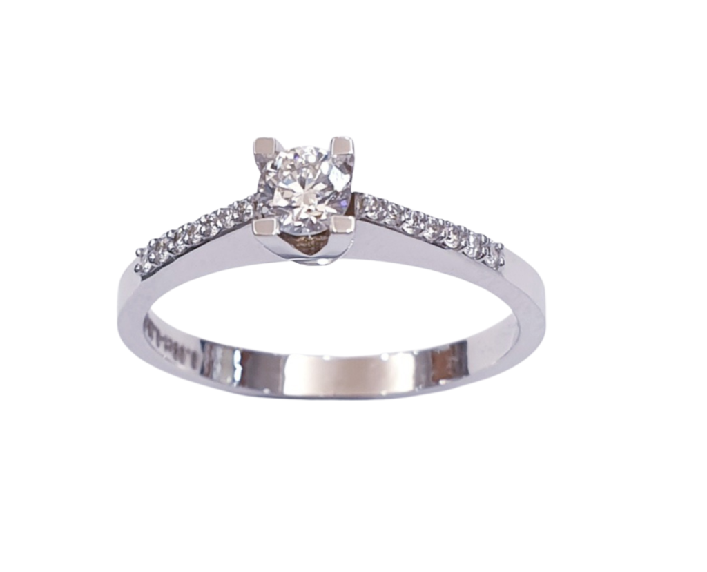 DIAMOND RING