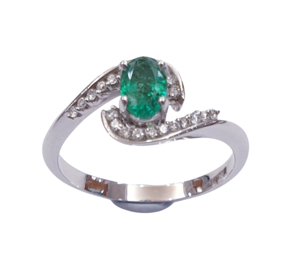DIAMOND EMERALD RING