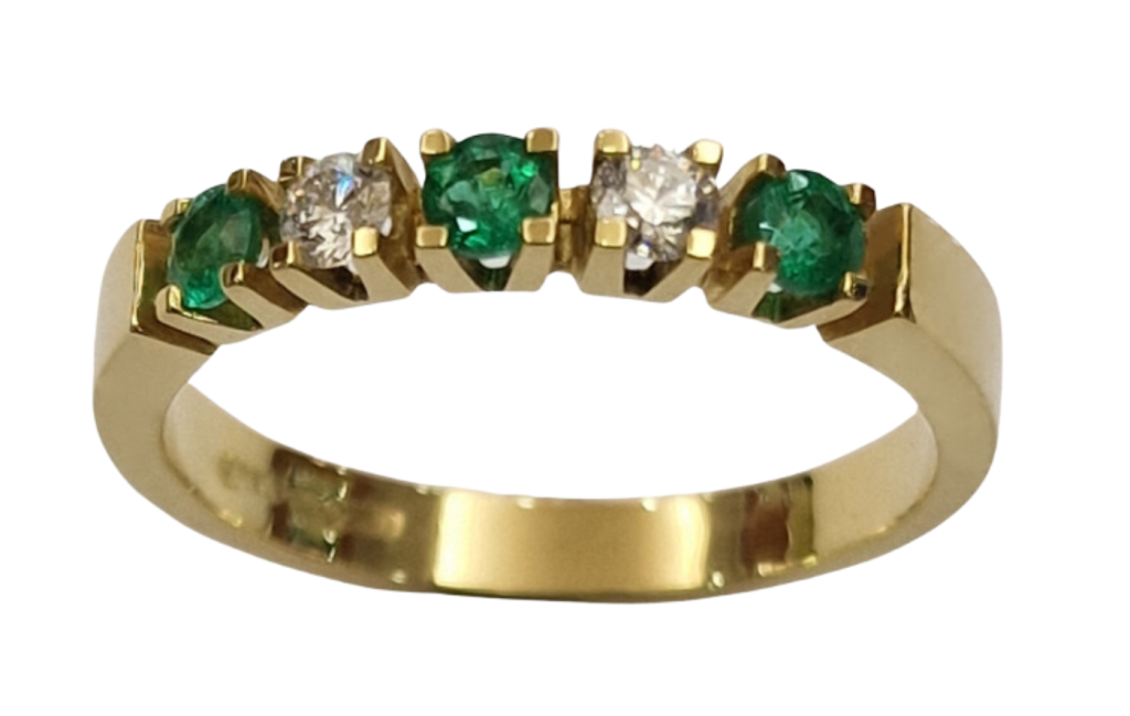 DIAMOND EMERALD RING