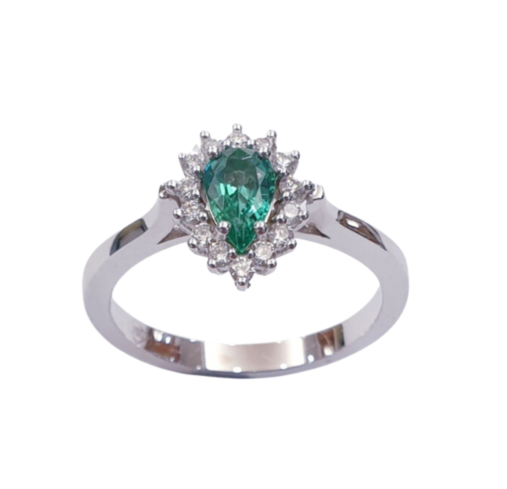 DIAMOND EMERALD RING