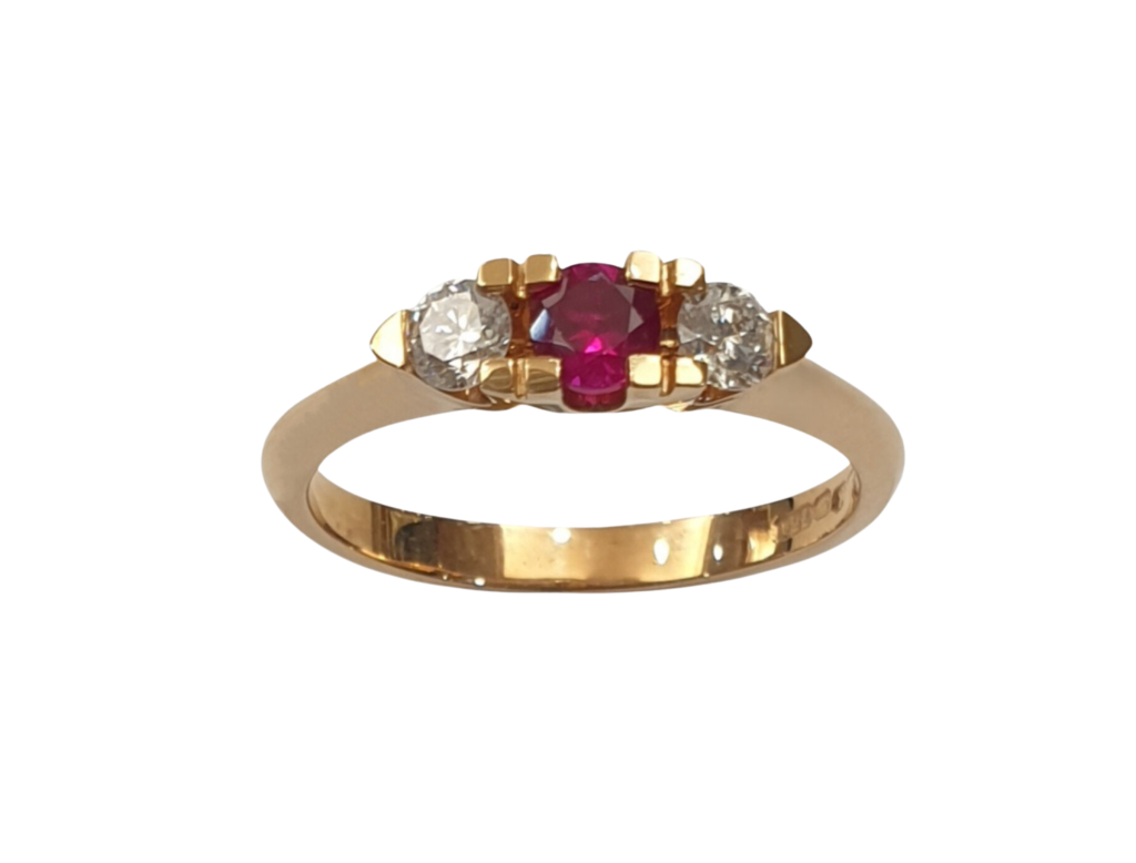 DIAMOND RUBY RING