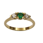 DIAMOND EMERALD RING
