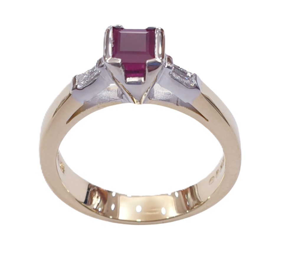 DIAMOND RUBY RING