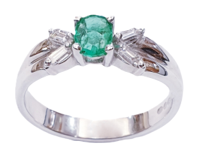 EMERALD DIAMOND RING
